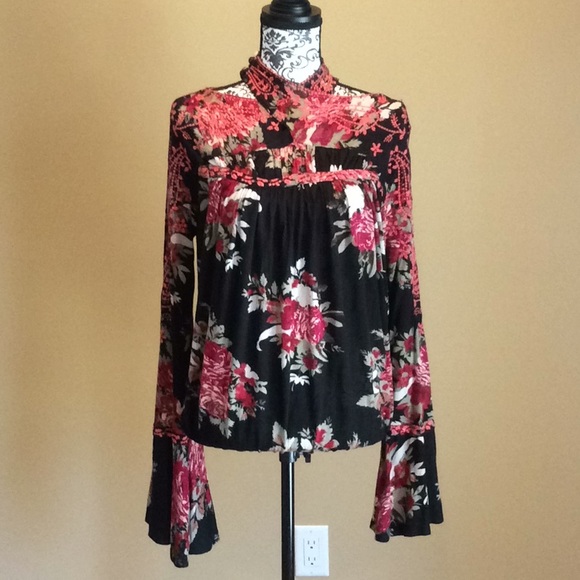 Free People Tops - Bohemian Chic Free People Pullover Shirt